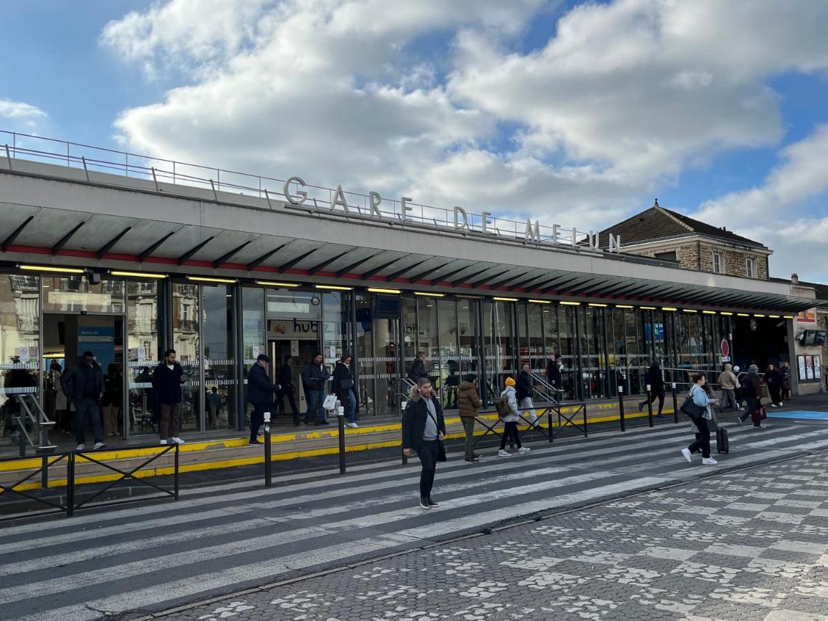 Le Voltaire Melun Exterior foto